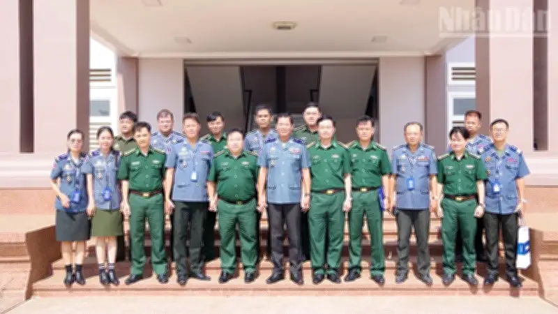 Đồn Biên phòng Yok Đôn thăm, chúc Tết lực lượng bảo vệ biên giới Campuchia