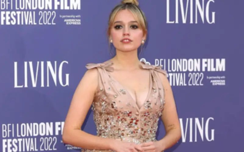 Nữ diễn viên 'Sex Education' từng trải qua nhiều sóng gió trước khi thành ngôi sao