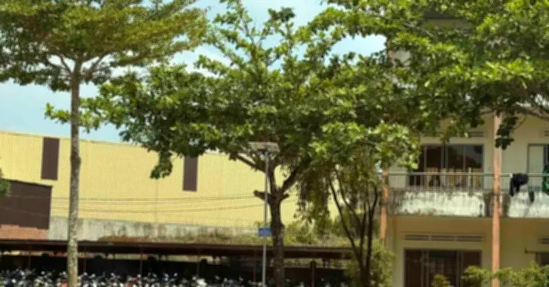 Nữ giáo viên bị phạt vì đăng ảnh nhạy cảm, hiệu trưởng lên tiếng giải trình