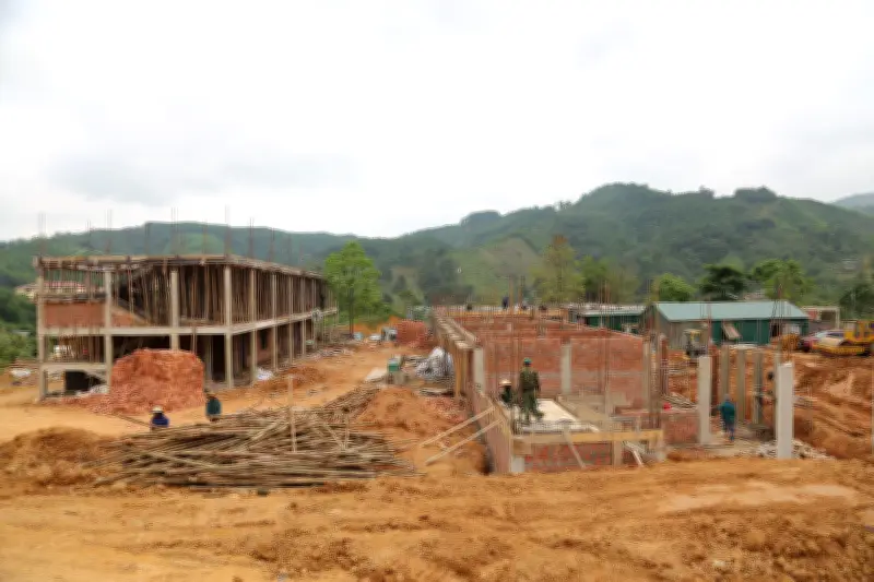 Nỗ lực đẩy nhanh tiến độ xây trường mới cho trẻ em vùng biển