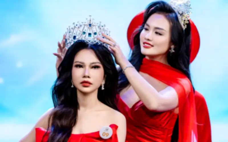 Nữ phiên dịch viên tiếng Trung quê Bắc Ninh đăng quang Mrs Earth Vietnam 2026