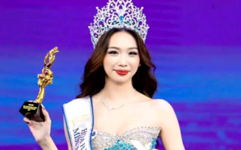 Nữ sinh 18 tuổi Ninh Bình đăng quang Hoa hậu Văn hóa Việt Nam 2026