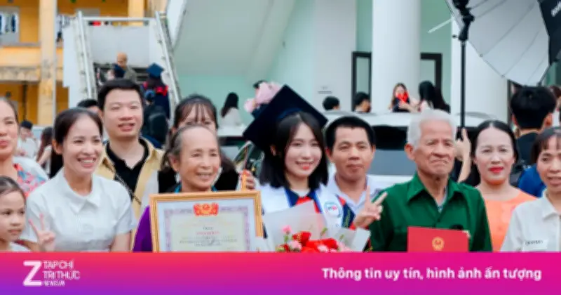 Nữ sinh viên thuê ôtô chở 29 người thân đến dự lễ tốt nghiệp
