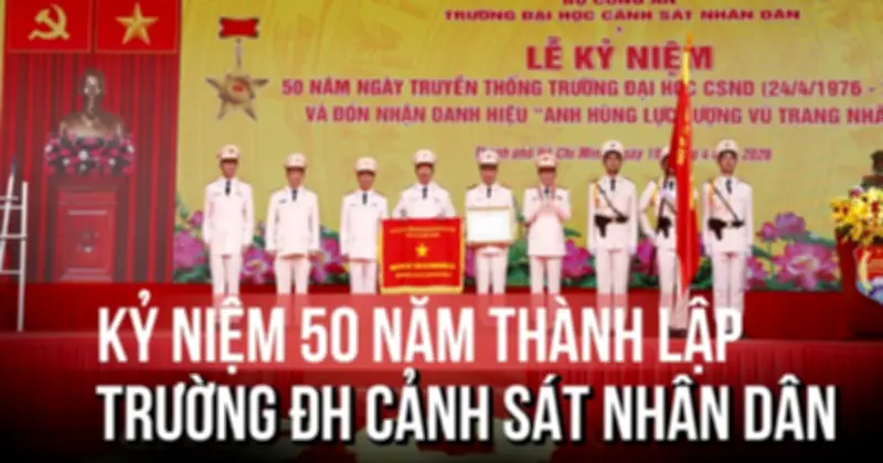 Ấn tượng màn biểu diễn võ thuật bắn súng trong lễ kỷ niệm 50 năm Trường ĐH Cảnh sát nhân dân
