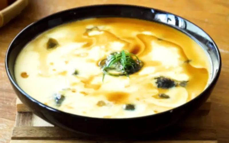 Ăn trứng hấp hám lại cả gia đình nhập viện: Sai lầm ở cách ăn