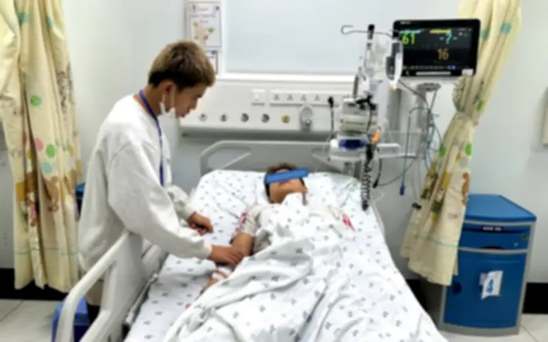 Nam sinh 15 tuổi bất ngờ liệt toàn thân khi chơi thể thao, nguyên nhân từ bệnh lý hiếm gặp