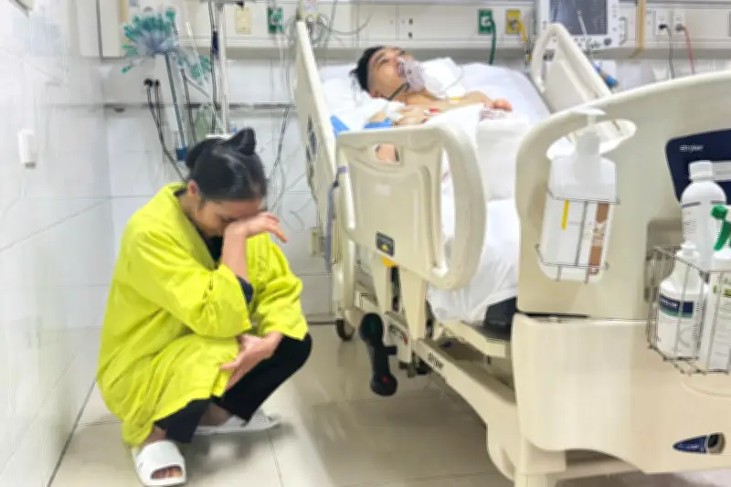 Nam sinh Bách Khoa nguy kịch sau biến cố tâm lý, gia đình nghèo cầu cứu cộng đồng