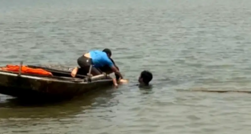 Nam sinh lớp 12 tử vong do đuối nước tại đầm tôm ở Thanh Hóa