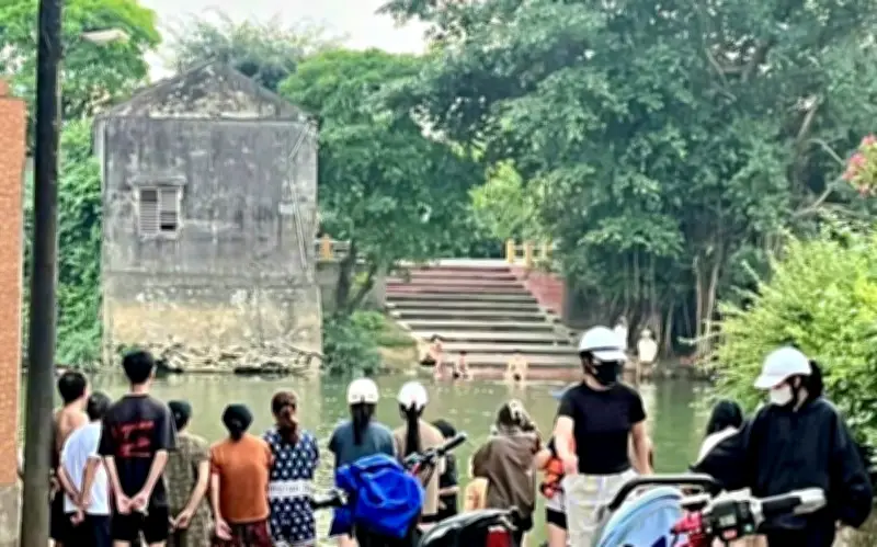 Nam sinh tử vong thương tâm sau cú nhảy từ cây cao xuống sông