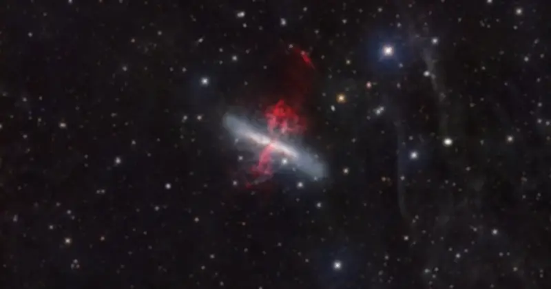 NASA công bố hình ảnh tuyệt đẹp về thiên hà Messier 82, còn gọi là 'thiên hà xì gà'