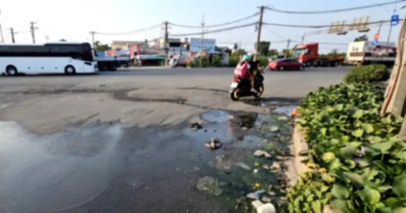 Nước thải tràn lan phá hủy đường Bùi Thanh Khiết, người dân chờ dự án nâng cấp 2026