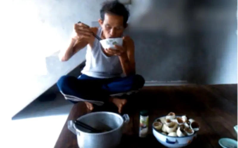 Ông Lão 75 Tuổi Ở Ba Vì: Ăn 30 Trứng Mỗi Sáng, Lao Động Khỏe Như Thanh Niên