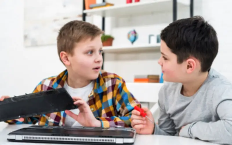 Đừng mắng khi con làm 3 điều này: Dấu hiệu trẻ đang ngày càng thông minh