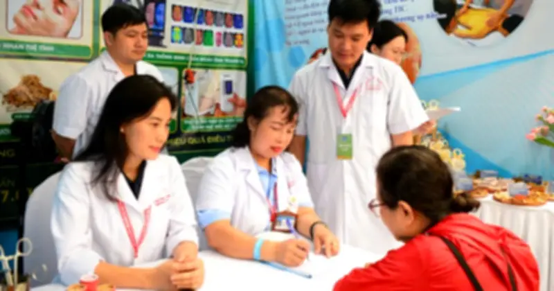 Đông Đảo Người Dân Được Khám Tư Vấn Sức Khỏe Miễn Phí Tại Lễ Mít Tinh Phát Động Ngày Sức Khỏe Toàn Dân