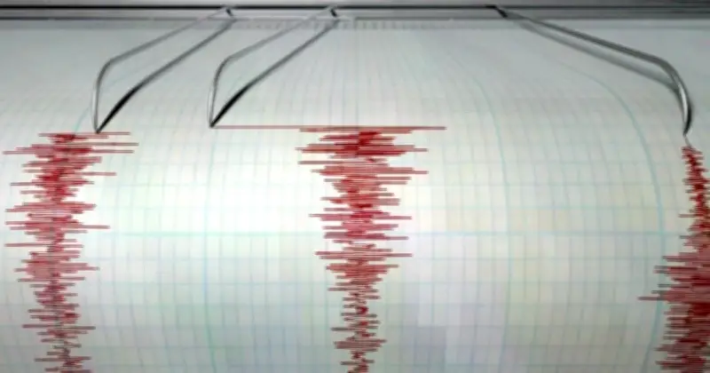 Động đất mạnh ngoài khơi Indonesia, cảnh báo sóng thần trên diện rộng