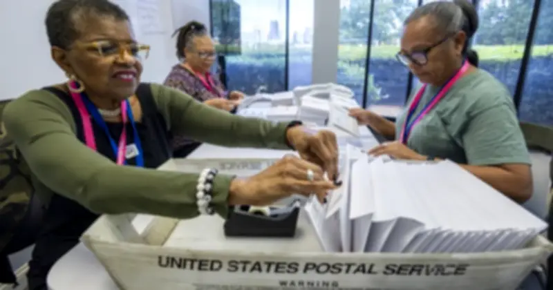 Ông Trump ký sắc lệnh siết chặt bầu cử qua thư, dự báo khởi kiện và tranh cãi pháp lý