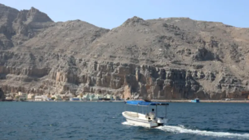 Ông Trump Tuyên Bố Phong Tỏa Eo Biển Hormuz Ngay Lập tức Sau Đổ Vỡ Đàm Phán Với Iran