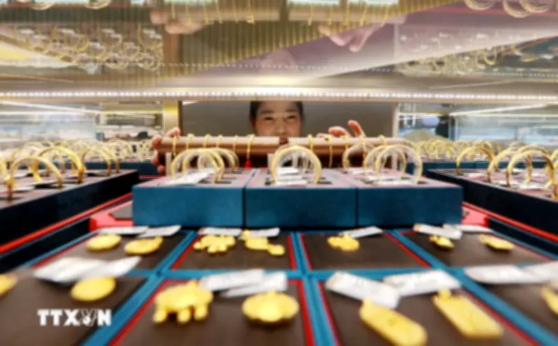 Đồng USD suy yếu, giá vàng tăng phiên thứ tư liên tiếp