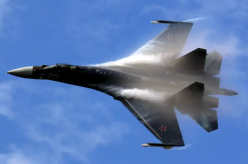 Nga tăng cường sức mạnh không quân với loạt tiêm kích đa năng Su-35S mới