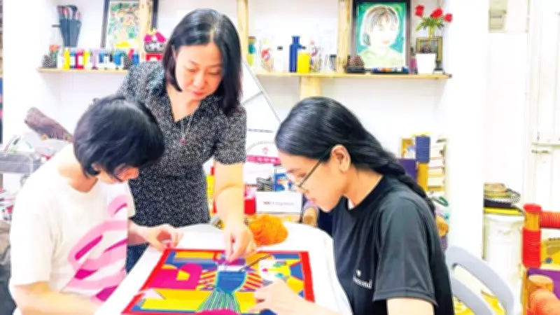 Nghệ thuật mở lối hòa nhập cho người khuyết tật: Từ tranh thêu len đến sân khấu xiếc