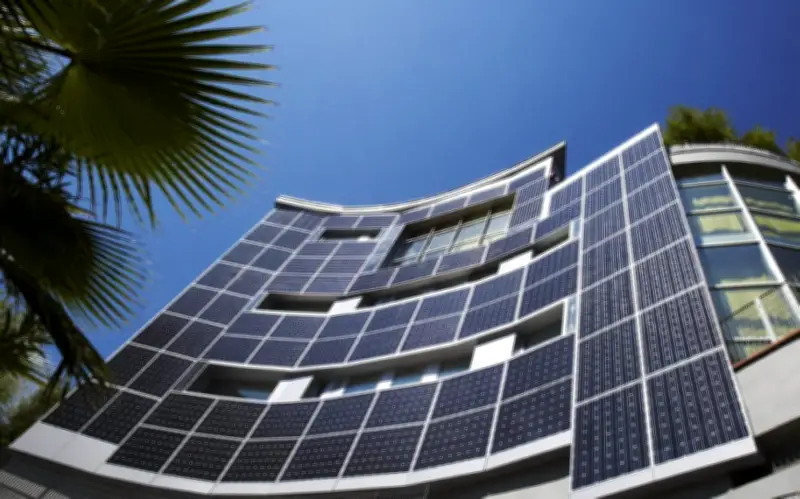 Nghiên cứu Trung Quốc: Pin mặt trời trên mặt tiền tòa nhà mang lợi ích kép