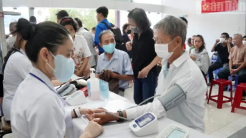 Người dân TP.HCM hưởng ứng Ngày Sức khỏe Toàn Dân với các điểm khám sàng lọc miễn phí