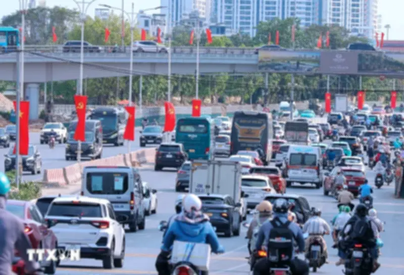 Người dân vẫn tập nập rời Hà Nội trong ngày đầu kỳ nghỉ lễ 30/4 - 1/5