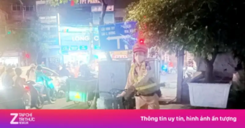 Người đi xe đạp vi phạm nồng độ cồn bỏ lại xe, từ chối ký biên bản tại Hà Nội