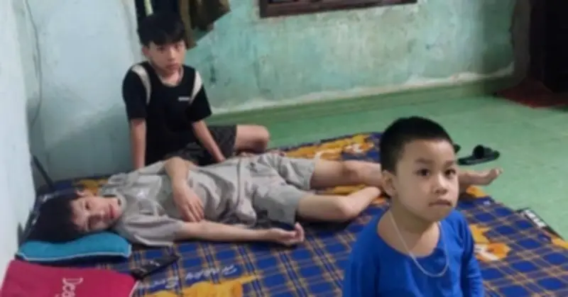 Người mẹ đơn thân chăm con trai bại não, tự kỷ: Mong một phép màu