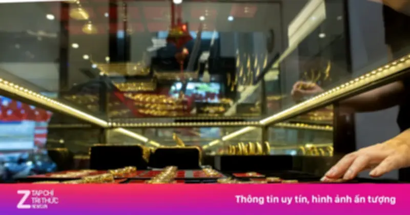 Người mua vàng lỗ ngay 4 triệu đồng mỗi lượng do chênh lệch giá mua - bán tăng mạnh