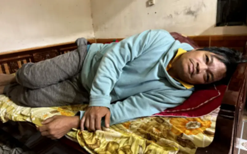 Người đàn ông câm điếc mất vợ con, kiệt quệ vì bệnh tật chỉ mong có tiền đi viện một lần