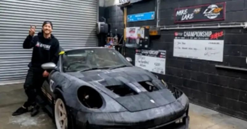 Người đàn ông in 3D chiếc Porsche 911 GT3 RS giống hệt xe thật, gây sốt cộng đồng