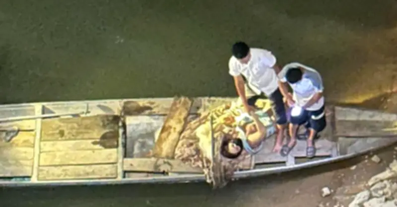 Người đàn ông Nghệ An lao xuống sông cứu hai mẹ con nhảy cầu tự tử