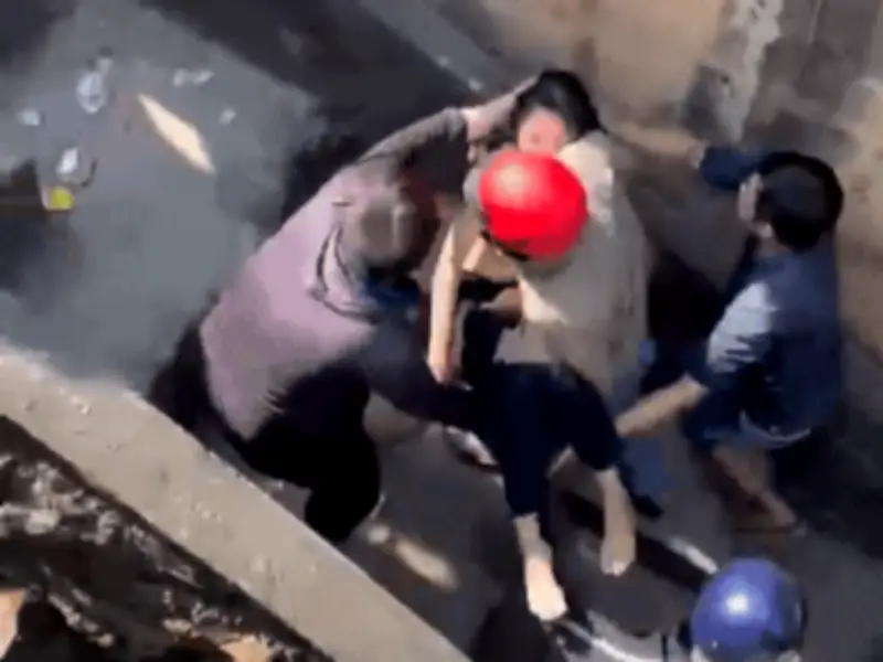 Người đàn ông nhảy sông từ thân cứu cô gái rồi lặng lẽ rời đi