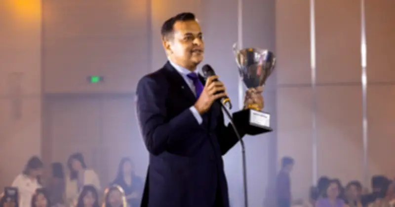 Người Nước Ngoài Làm Việc Tại Việt Nam Phải Tham Gia Bảo Hiểm Y Tế Bắt Buộc