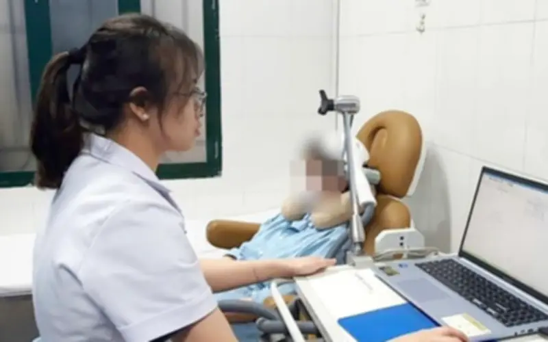 Người Phụ Nữ Chiến Thắng Ảo Thanh Sau 5 Năm Nhờ Kỹ Thuật Kích Thích Từ Xuyên Sọ