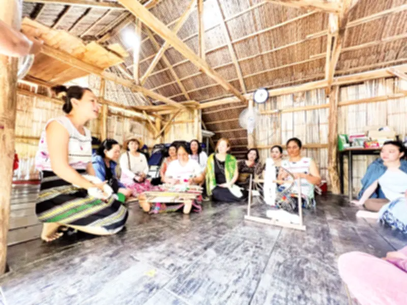 Người phụ nữ Mạ gìn giữ bản sắc dân tộc qua cồng chiêng, dệt thổ cẩm và tiếng mẹ đẻ