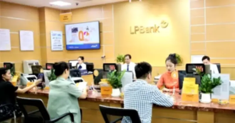 Ngân hàng đổ bộ cổ tức cao kỷ lục, LPBank dẫn đầu với 30% tiền mặt