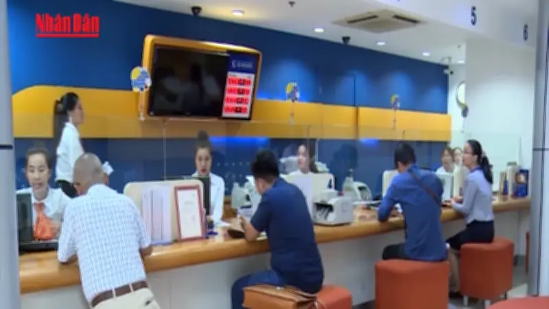 Ngân hàng đồng loạt giảm lãi suất, tạo đà cho mục tiêu tăng trưởng kinh tế cao