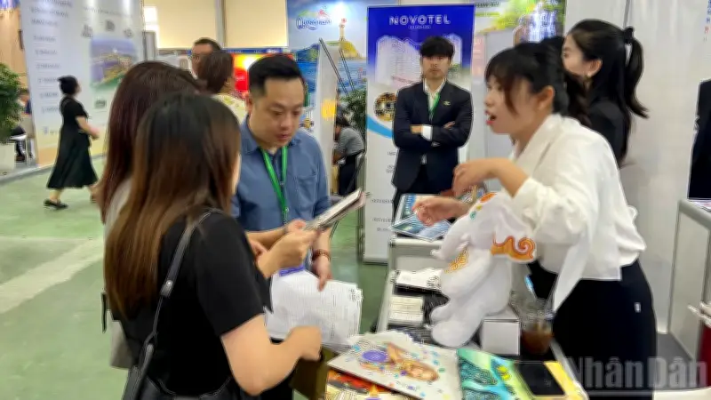 Ngành du lịch Việt Nam phục hồi ngoạn mục với 21,5 triệu khách quốc tế năm 2025