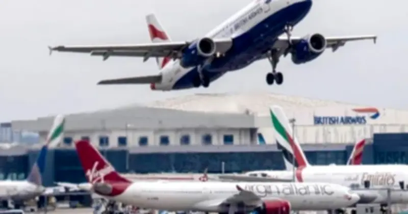 Ngành hàng không Châu Âu đối mặt nguy cơ thiếu nhiên liệu hệ thống do phong tỏa eo biển Hormuz