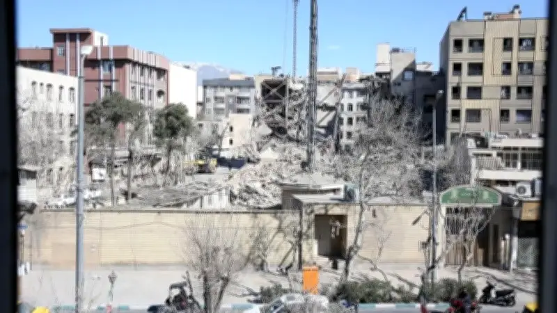 Ngoại giao và đối thoại: Lối thoát duy nhất giữa thế giới dễ tổn thương