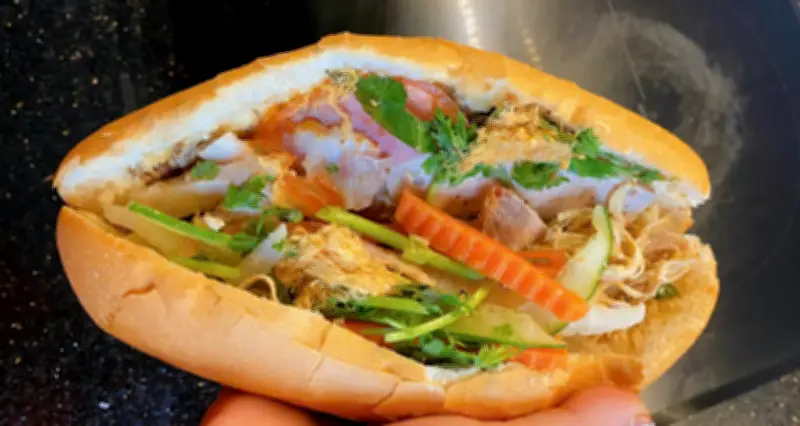 Nguyên nhân hàng loạt vụ ngộ độc bánh mì: Vi khuẩn Salmonella và quản lý lỏng lẻo