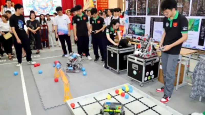 Ngày Hội STEM Sôi Động Với 50 Dự Án Sáng Tạo Từ 23 Đội Thi