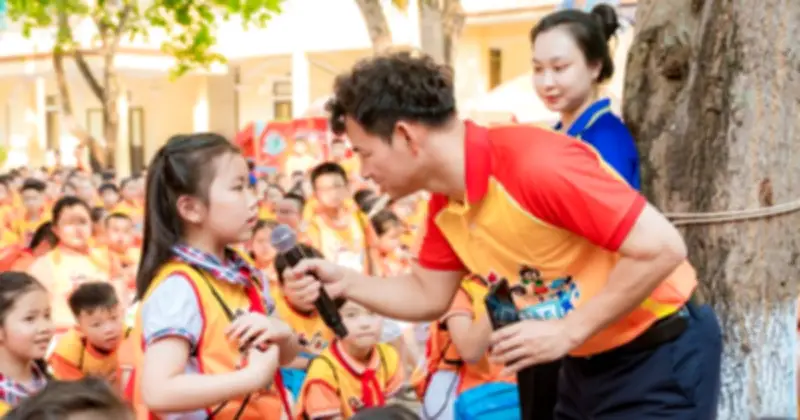 Ngày hội 'Thiếu nhi Việt Nam' tại Nghệ An thu hút 1.500 em, nghệ sĩ Xuân Bắc giao lưu