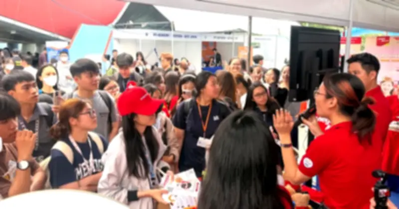 Ngày hội tuyển dụng HUFLIT 2026: 2.900 cơ hội việc làm, sinh viên đổ xô tìm cơ hội