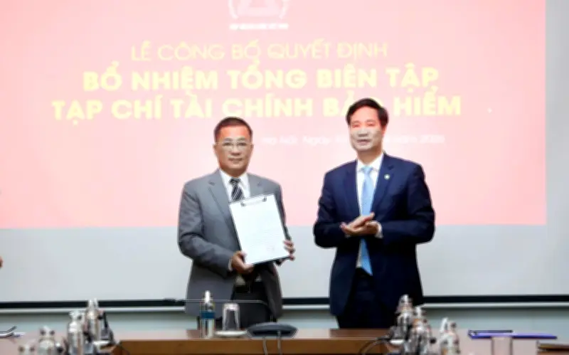 Nhà báo Nguyễn Phong được bổ nhiệm giữ chức Tổng Biên tập Tạp chí Tài chính Bảo hiểm