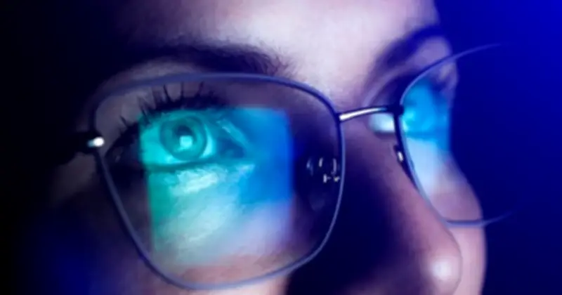 Ánh sáng xanh từ màn hình: 'Kẻ phản diện' hay chỉ là hiểu lầm?