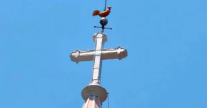 Nhà Thờ Con Gà Đà Nẵng: Từ Lịch Sử Xây Dựng Thần Tốc Đến Biểu Tượng Check-in Hồng