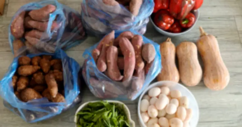 Nhà Thông Gia Gửi Quà Quê Lên Tỉnh, Mở Ra Thì Ngỡ Ngàng Vì Thiếu Tế Nhị